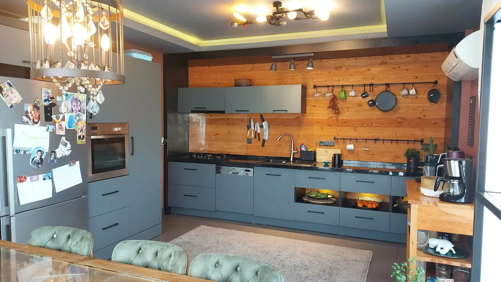 Fitted kitchen
